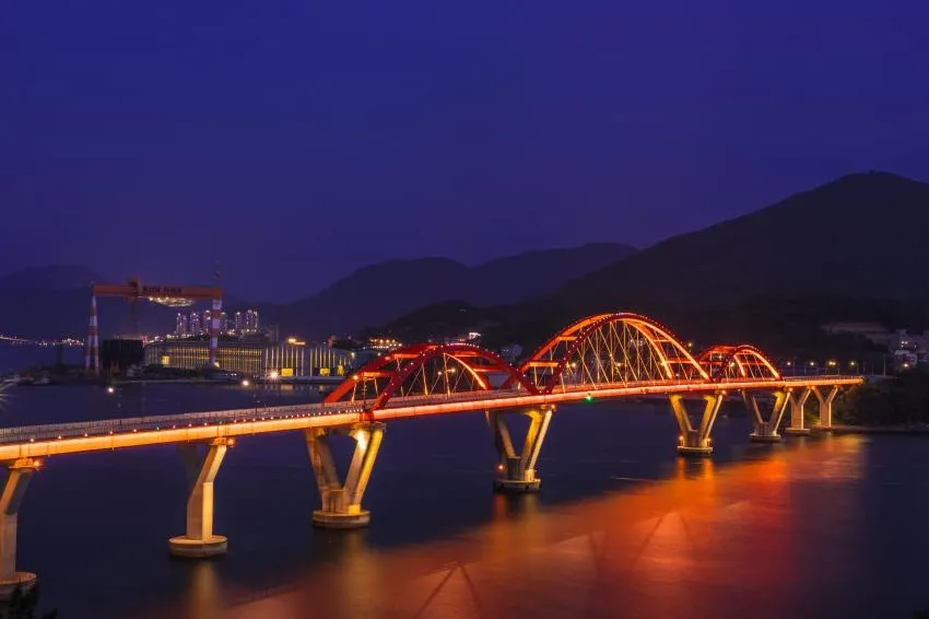 아치교